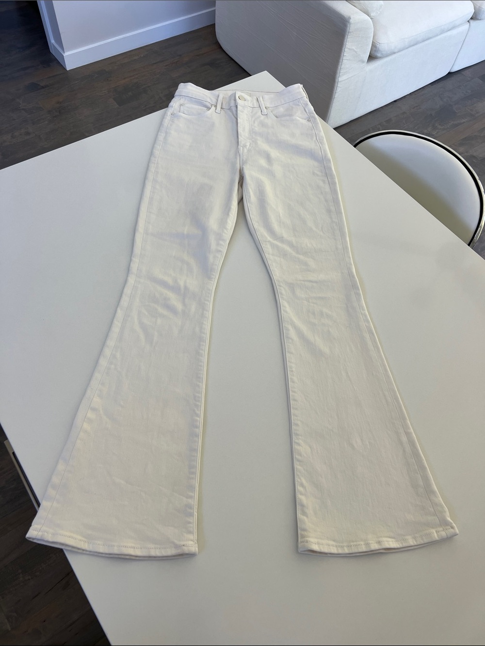 MOTHER high waisted weekender skimp play date antique white cream jeans size 25